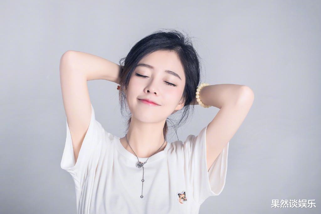 冯提莫|冯提莫,终究被新生代拍在了沙滩上,转投B站也不过一普通UP主