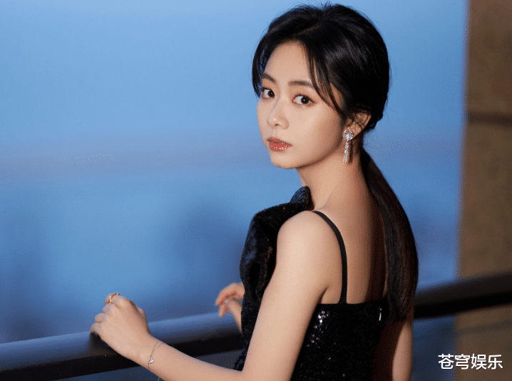 谭松韵|谭松韵被传结过婚,她亲自回应:的确结了又离!内容让粉丝不从容