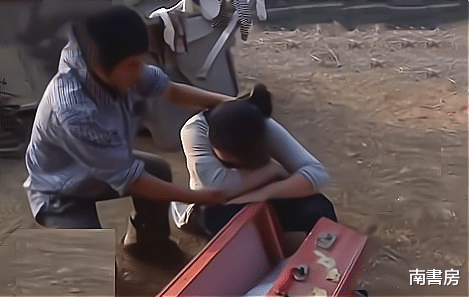 女孩 2015年，19岁女孩被骗至深山，为38岁男子生2娃，找到后拒绝回家