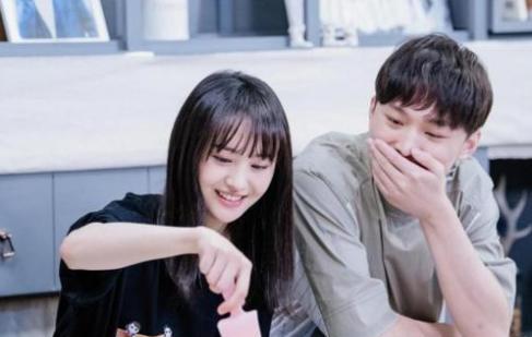 郑爽|郑爽弃养事件迎来反转，与张恒聊天记录曝光，男方曾恳求原谅？