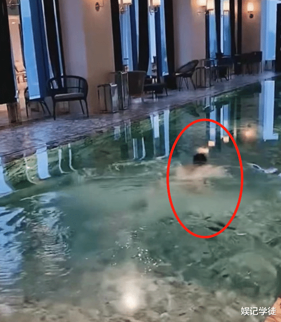 黎姿豪宅内景再曝光,浴室装修豪华,连简单的洗脸盆都满是高级感