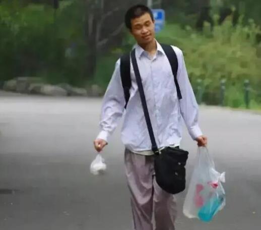 鲁班|韦东奕被嘲北京买不起房？得知真实工资后，许多人不敢在乱说了！