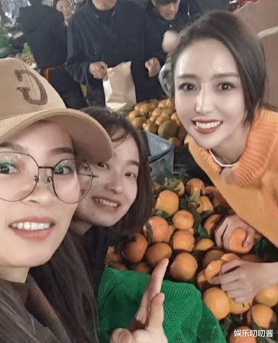 佟丽娅|38岁佟丽娅现身菜场卖橘子，生图颜值气质双惊艳，真实性格受欢迎