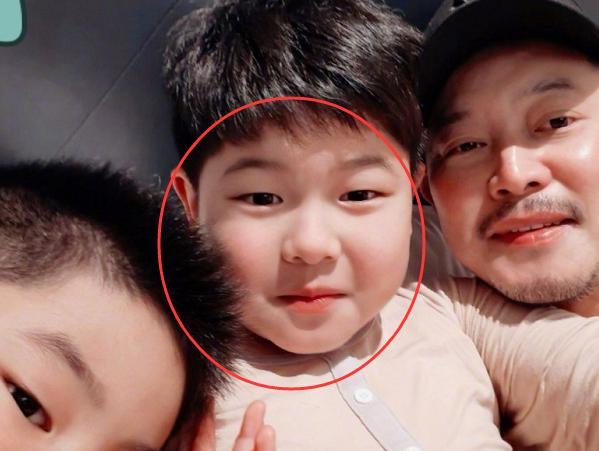 沙溢|沙溢大儿子成功减肥十斤！近照瘦回颜值巅峰：直接“帅成”易烊千玺？