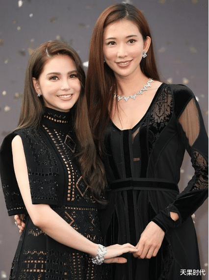 天果时代|林志玲的美腿真长，将天王嫂昆凌衬成小个子，身穿黑裙气质佳