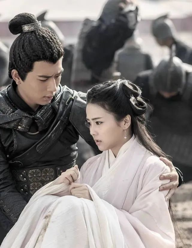 白梦妍|模特到华鼎奖最佳女演员,白鹿仅用5年,他背后的这个男人是关键