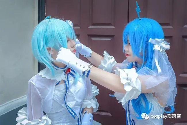 2233娘|cos：2233娘花嫁cos正片