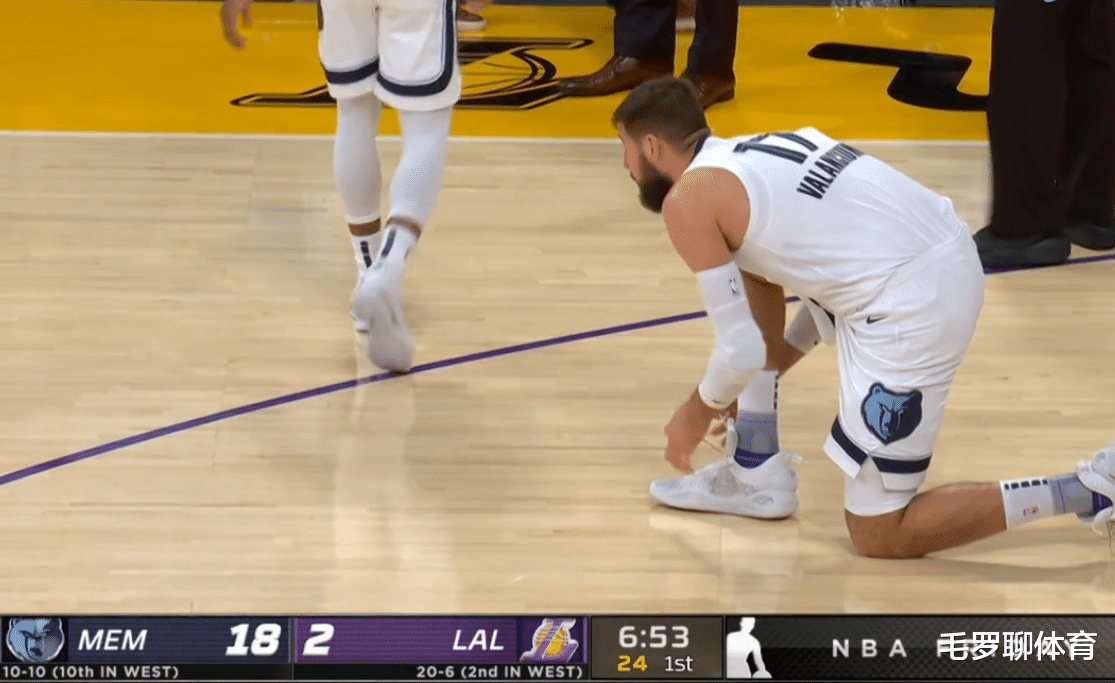 安东尼·戴维斯|湖人一节溃败15分！詹皇4中1确实太累了，全队三分8中1太罕见