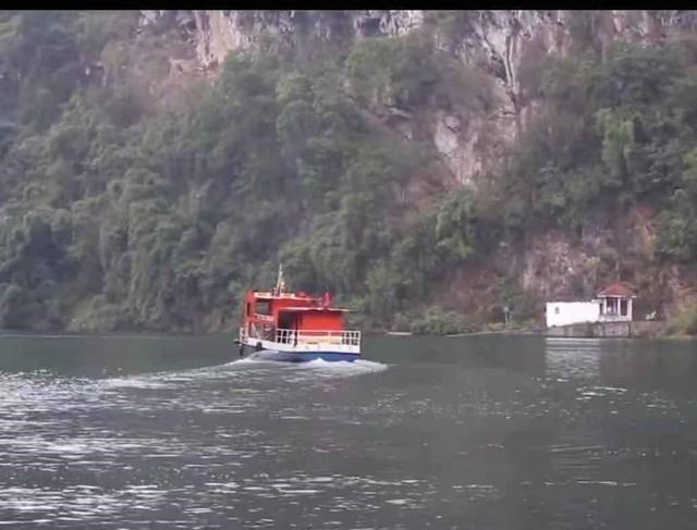 李老讲志愿 乌江摆渡夫妻，17年坚持两元一人，从未涨价