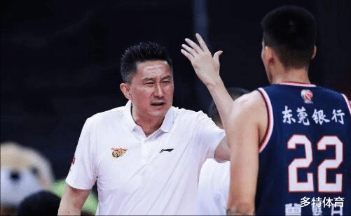 辽宁男篮|杨鸣还在嘴硬？辽篮跌落王座，宏远无缘前三，深圳登榜首创造历史