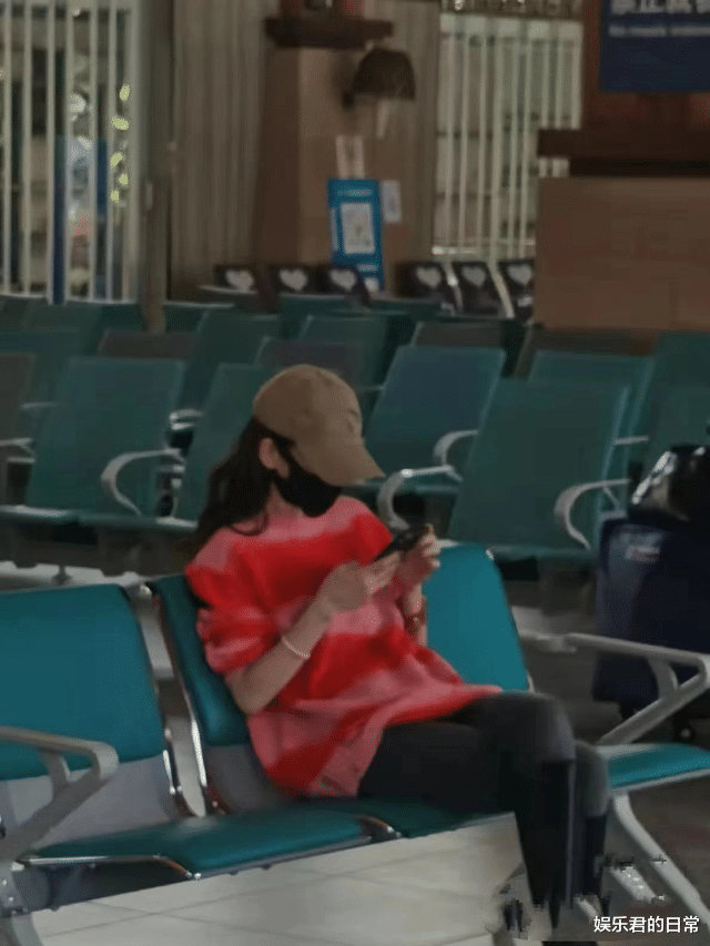 关晓彤|GQ盛典众星生图曝光：热巴跳脚可爱，Baby略显疲态，李现魅力十足