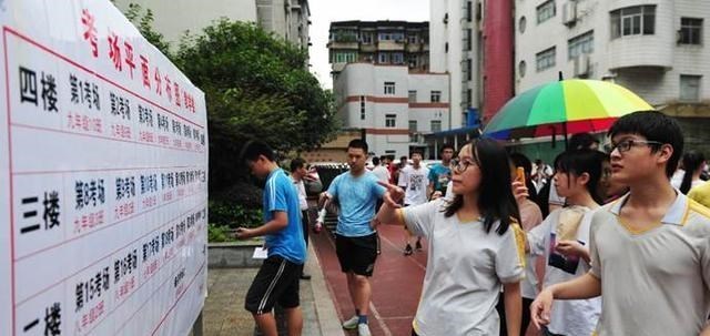 月月读唐诗|初中生迎来“好消息”，预计2023年落实到位，家长：幸好没放弃