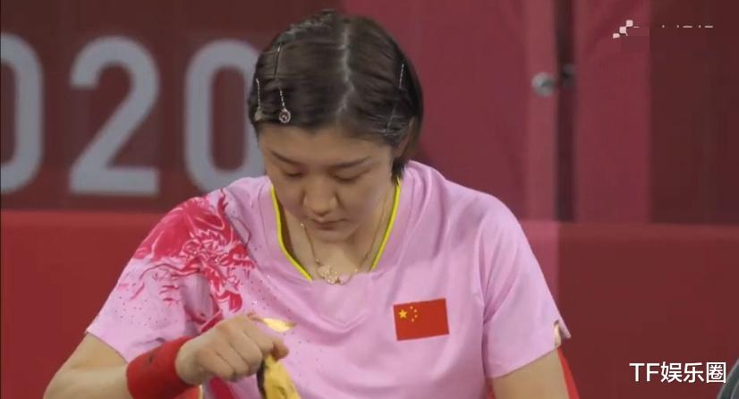 黄晓明|陈梦夺冠，表哥黄晓明为她准备接风菜，发小任嘉伦感叹她多年不易