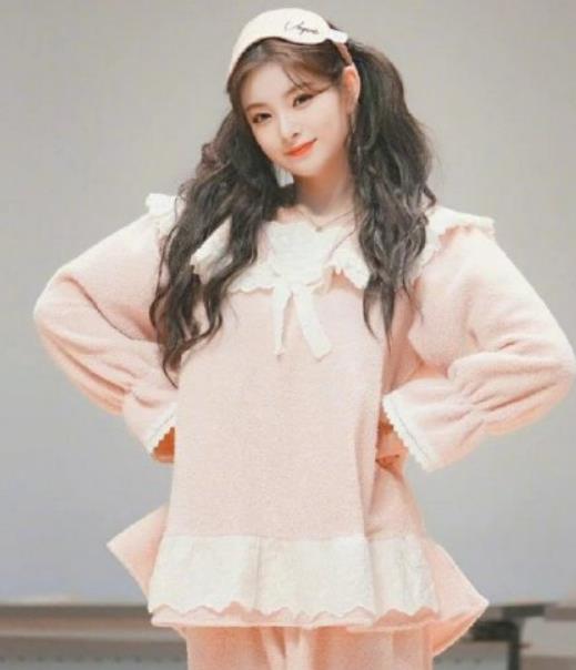 王怡人|王怡人拒绝行韩国大礼被骂，中国粉丝纷纷喊话宋智雅