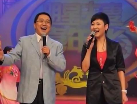 句兆杰|国家一级演员句兆杰：二婚娶小11岁娇妻“丫蛋”，48岁老来得女