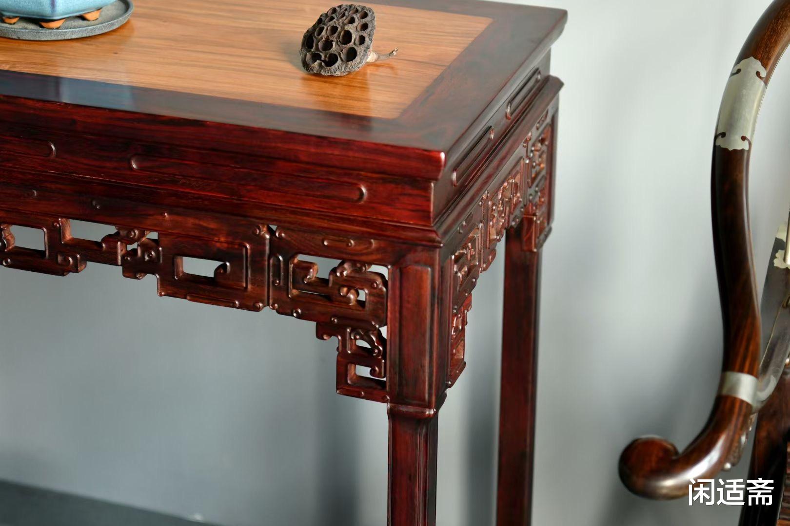 紫檀|古雅奢华,紫檀镶黄花梨,拐子龙纹长香几