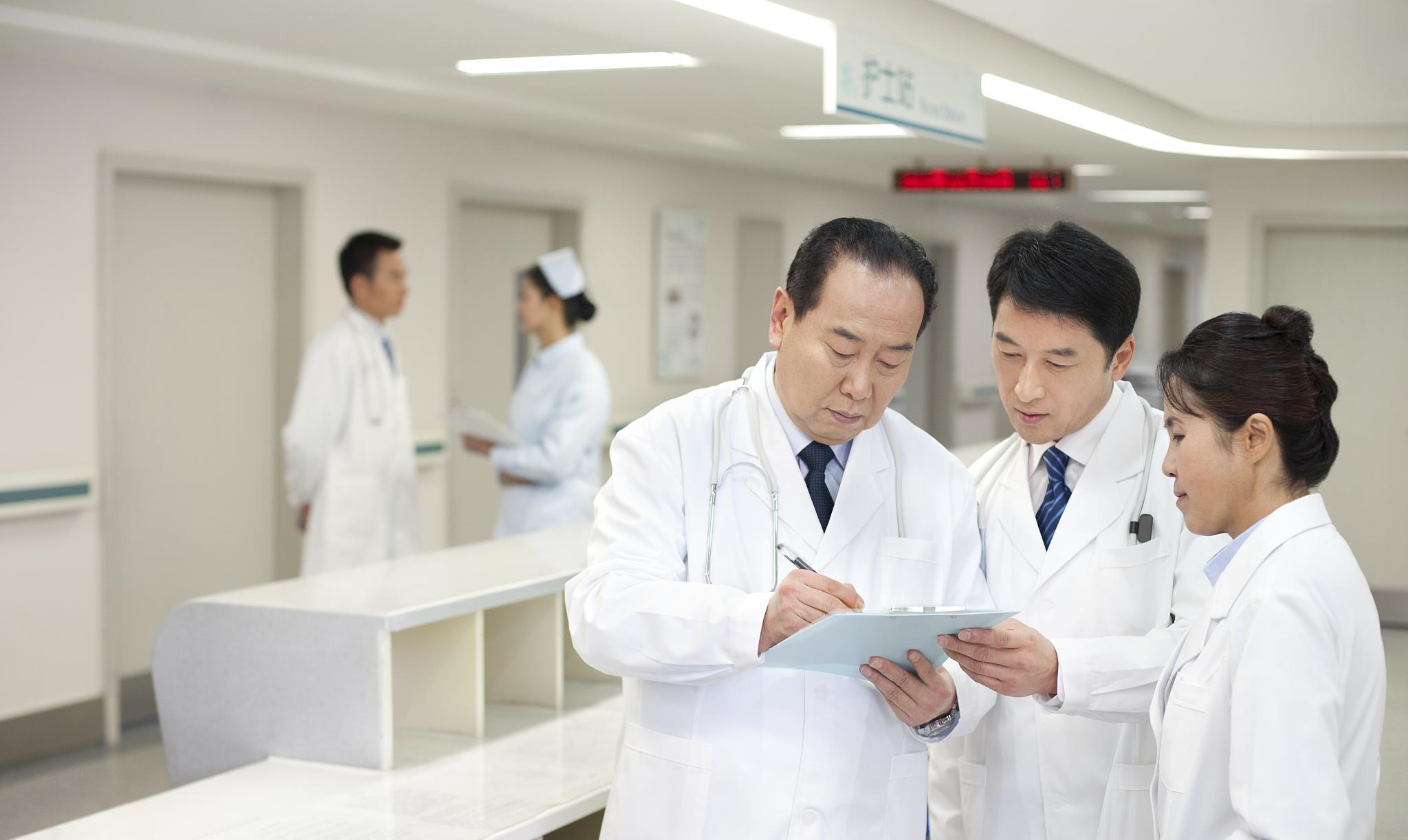 喉癌|如何判断喉癌与咽炎？提醒：身体这几点不适要留心