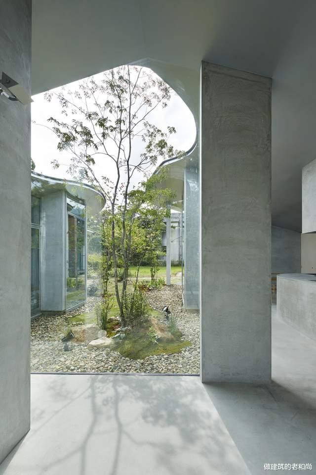 厨房|与场地高度呼应的住宅：让大自然与建筑融为一体，享受呼吸的美好