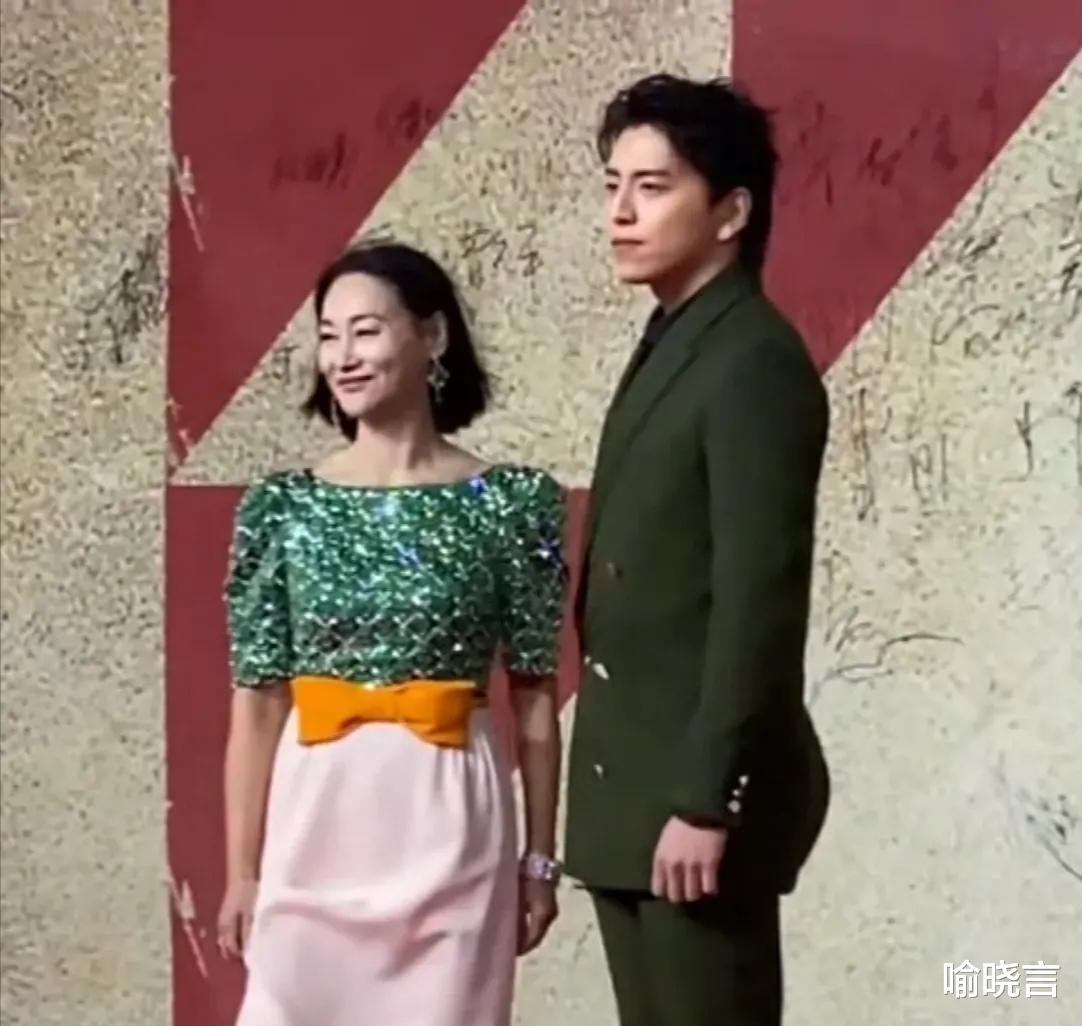 宁静|金鸡奖生图,一群风姿绰约的80、90花,竟然被49岁的宁静抢了风头