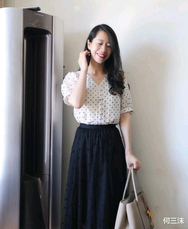 何三沫|40岁的女人已经不再年轻,但可以很优雅,会穿衣搭配很关键