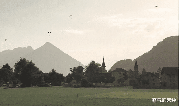 霸气的天秤|思维灵活，想法犀利，这三个星座的人终将会暴富，擅长闷声发大财