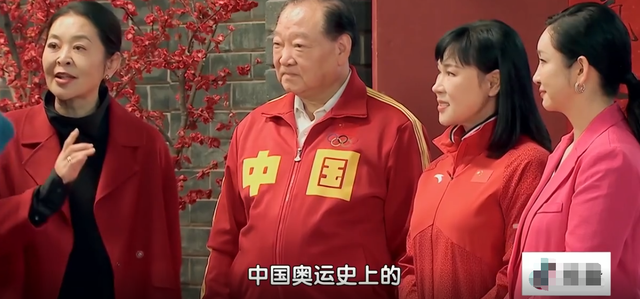 余生|北京卫视户外办晚会,杨坤冻到鼻子通红,多位女星穿吊带裙秀身材