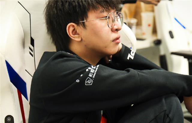 tes战队|小天透露跟jkl同队感受，TES教练却不看好他？直言磨合不如小鹏