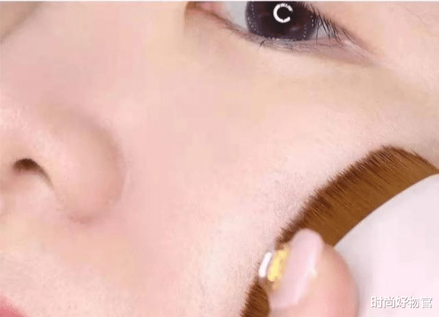 底妆 用过最服帖的国货粉底刷!10秒上妆不吃粉,一年省好多粉底液