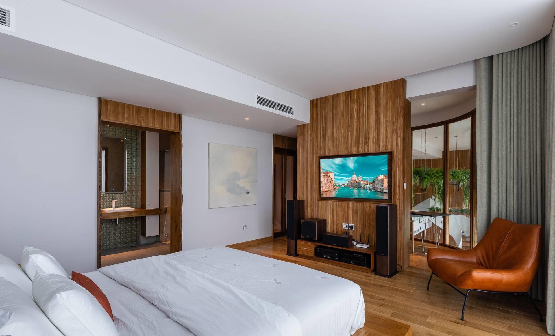 羡慕顶楼露台随便用的，种花养鱼视野绝佳，有钱我也买顶复式！