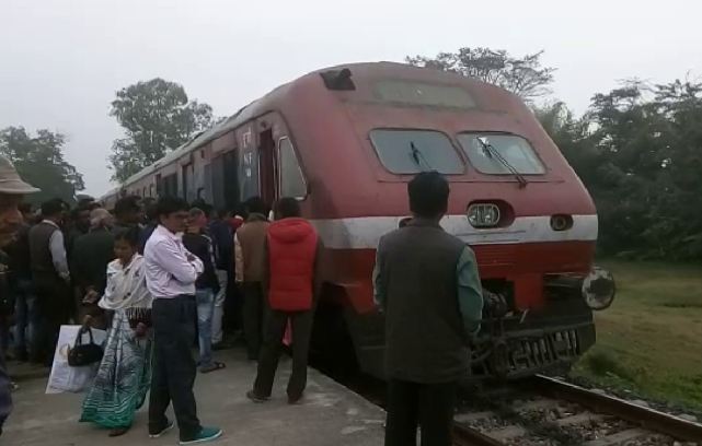 印媒歡呼：“中國制造質量不行！”斯裡蘭卡火車司機想買印度制造-圖3