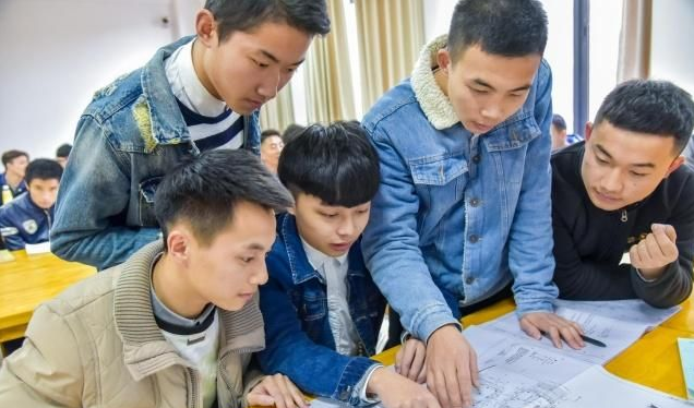 糯妈育儿经|专科生迎来好消息，这一铁饭碗向专科生倾斜，薪资待遇比公务员好