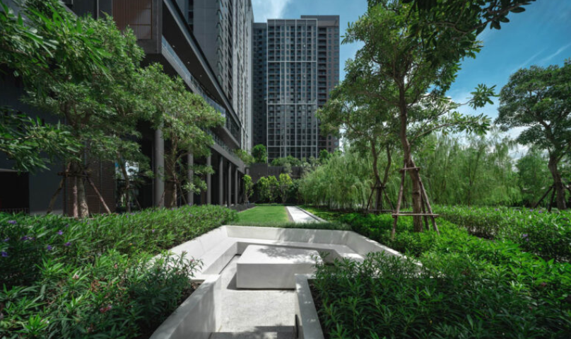 游泳池|曼谷三层住宅景观,之字形和三角形,雨滴灵感,简易廊架公式