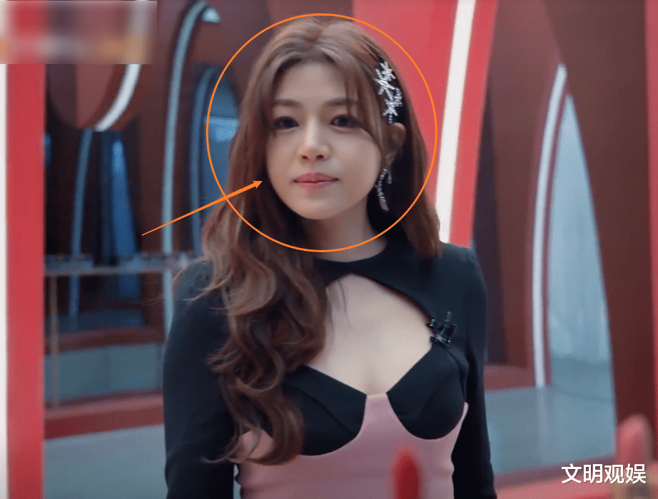 陈妍希|陈妍希早起没化妆就出镜，没了精致妆容修饰，37岁状态让人看呆