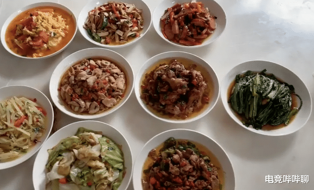 马超|琪琪和Gemini惊现ES俱乐部，队员睡到下午起，网友：煮饭阿姨会马超吗？