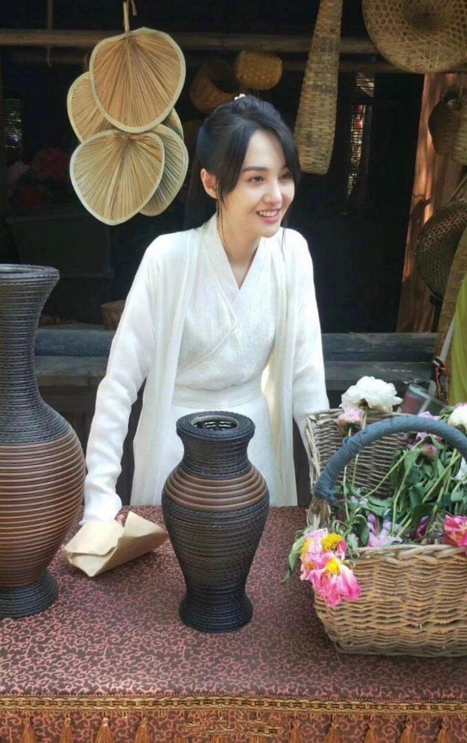 郑爽|《倩女幽魂》剧组出来爆料了！郑爽压榨预算，场务、灯光师全累倒