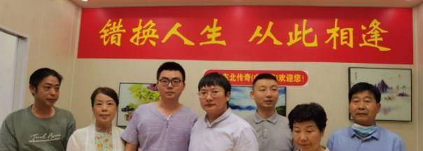 巴渝风景线 “佩鑫文化”指认许敏谎话连篇，她到底扮演了什么“角色”？