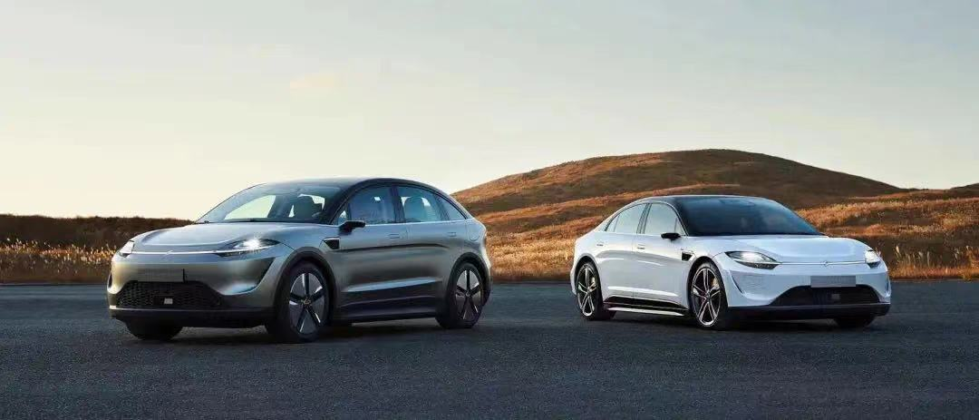 显卡|宝马“变色龙”汽车发布，边开车边换色，帅爆了！