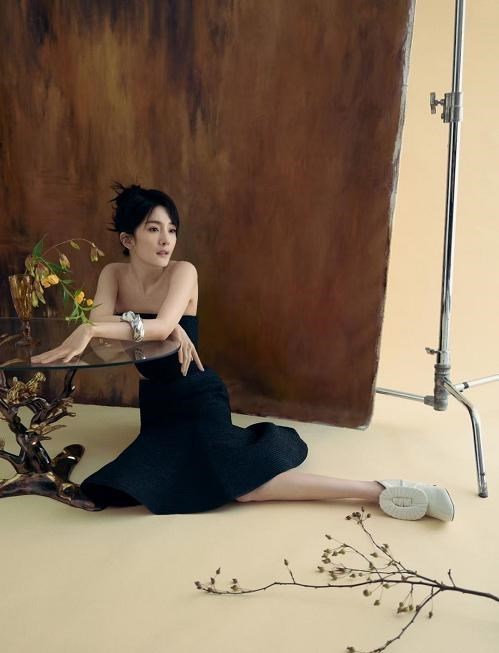 90后宝妈经验|杨幂：5登费加罗封面，小可爱造型却被其亲爹赞扬为“风情万种”