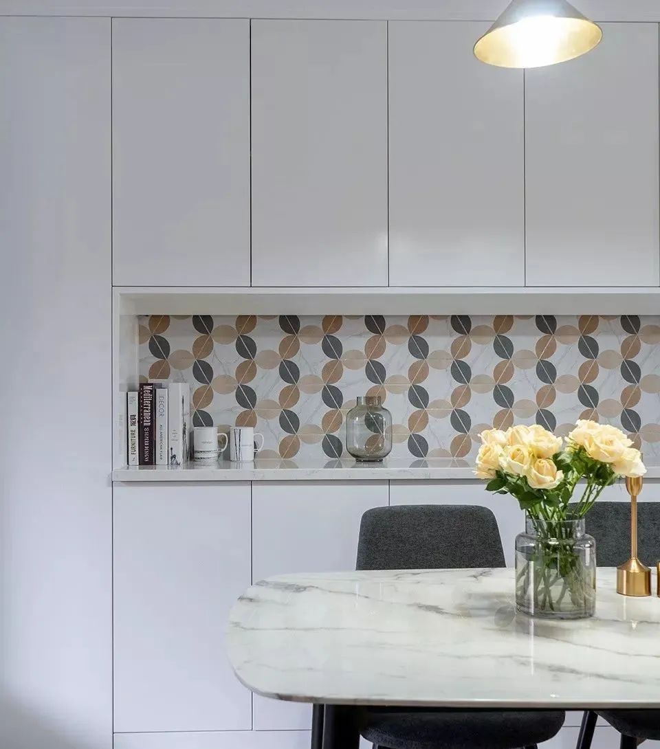 时尚装修设计大全|为什么很多柜子中间都要做凹槽?除了装饰,原来还有这么多用处!