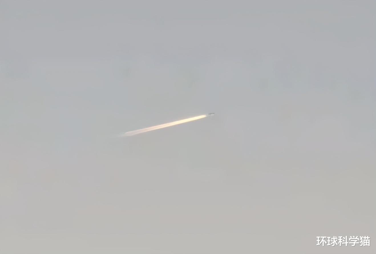 环球科学猫 广东之后，浙江绍兴又惊现不明飞行物，尾长还分叉，到底是什么？