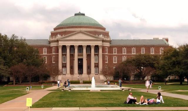 大学|大学必须为学生提供更多奖学金，帮助他们实现各种不同的目标