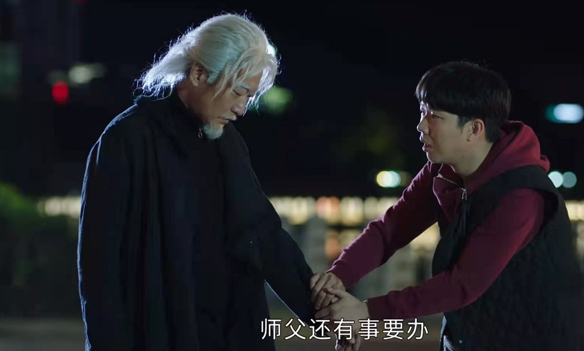 白金|《司藤》白英复活再次出场，相貌身形都发生改变，和白金关系很好，根本不是景甜演的