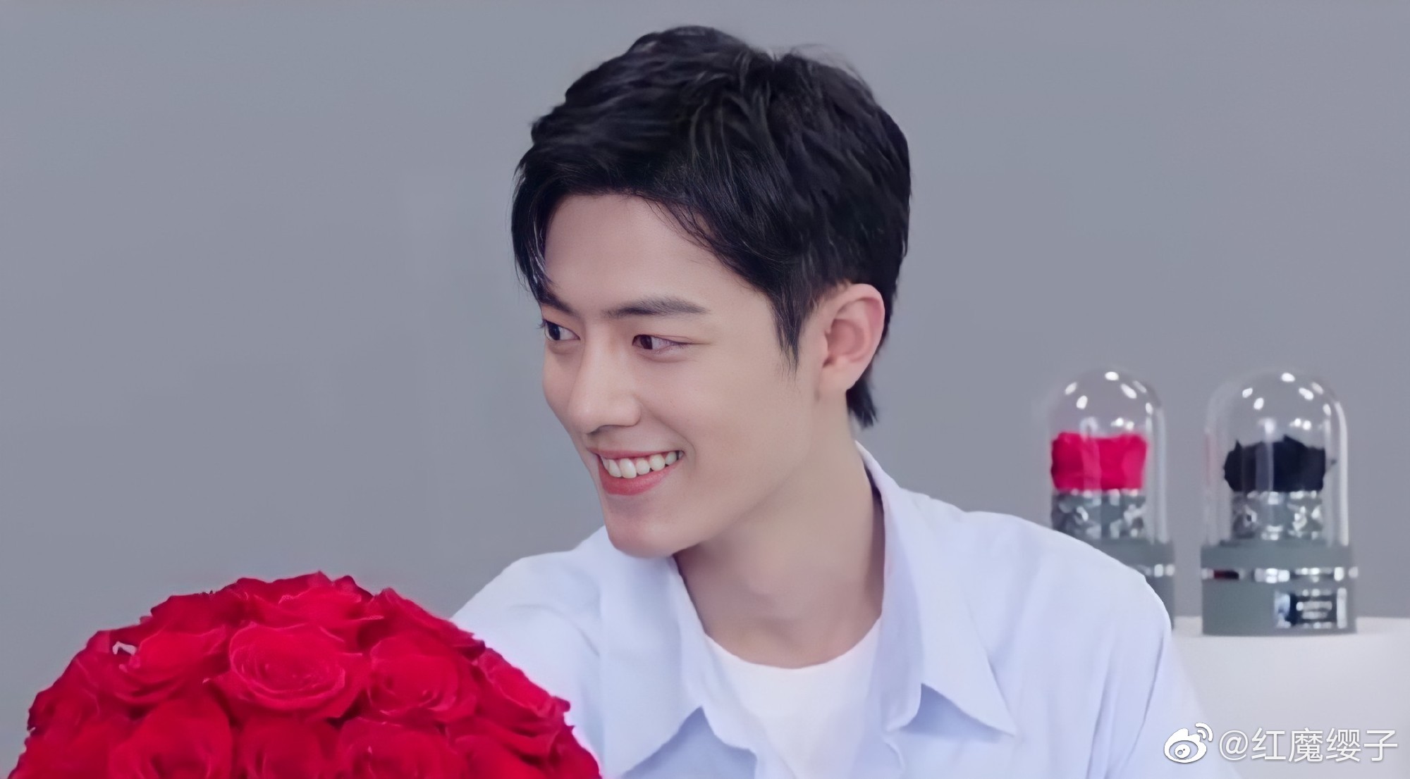 肖战|饭圈地震！曾经无人敢碰，现在成最安全的那个，肖战两顿饭的高度