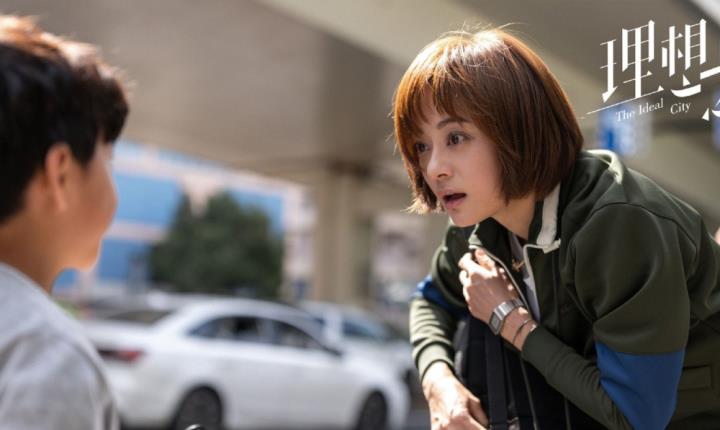 鞠婧祎|「今年收视女王」迪丽热巴完胜赵丽颖《你是我的荣耀》流量破40亿