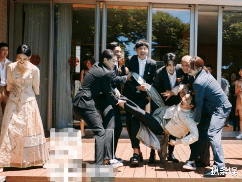 王彦霖|王彦霖接亲现场照曝光，尹正王鹤棣等伴郎穿小裙跳天鹅舞，超欢乐