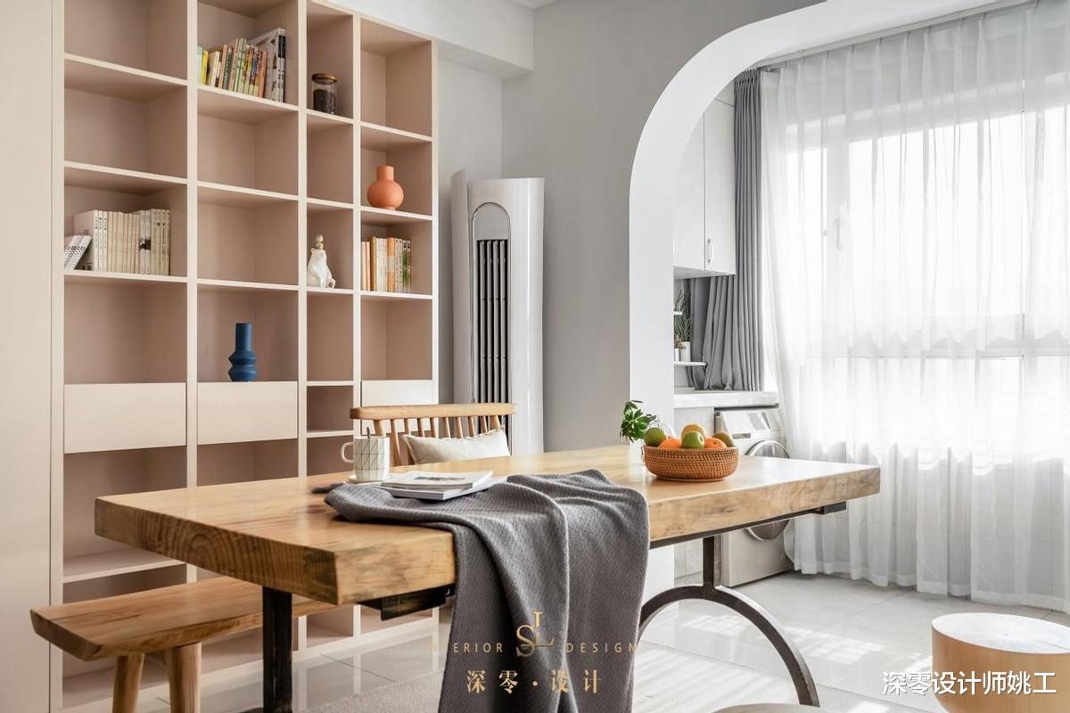 |客厅连着阳台，有什么好犹豫的，纳入室内，压根不耽误你日常洗晾