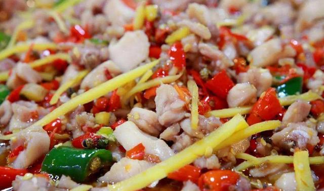 一身狼狈|鲜锅仔姜兔怎么做？