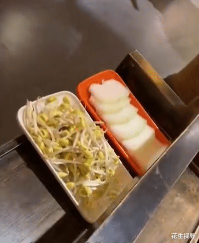 花生视野 山东菏泽一女子,花30块吃火锅,5荤5素6瓶酒,嫌店家不厚道