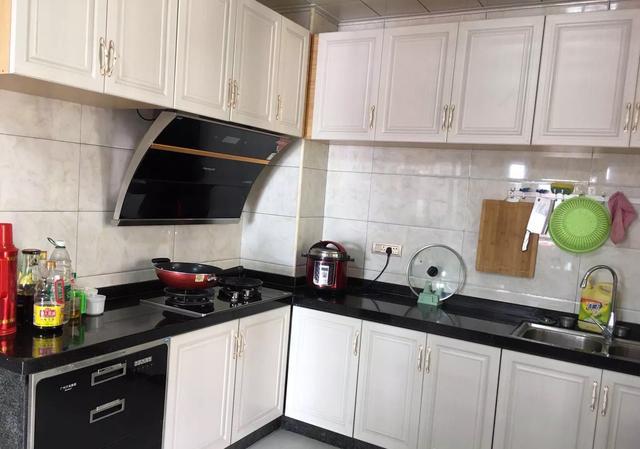 农村来的表哥,硬生生把小区房装成了农村房,这效果果真不懂欣赏