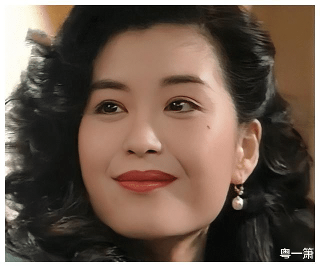 亚视|性感真的不是装扮出来的，盘点亚视经典电视剧当中那些性感女神